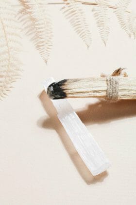 selenite - 5 best crystals for meditation